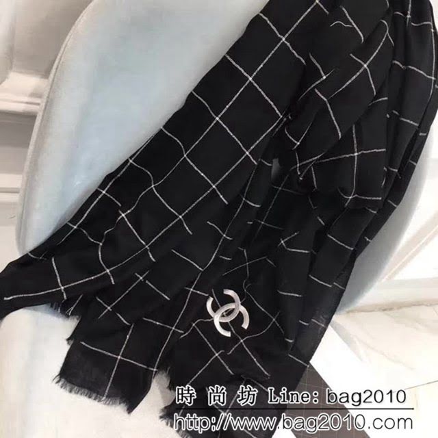 CHANEL香奈兒 2018最新款鑲嵌buling珠片方格羊絨長圍巾 CH028 LLWJ6677